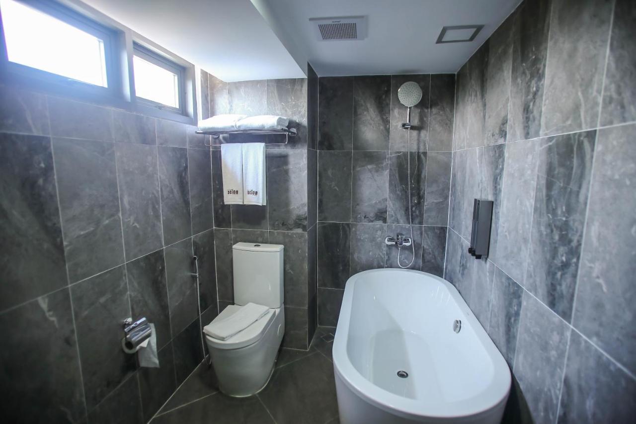 Hotel Scion Янгон Экстерьер фото